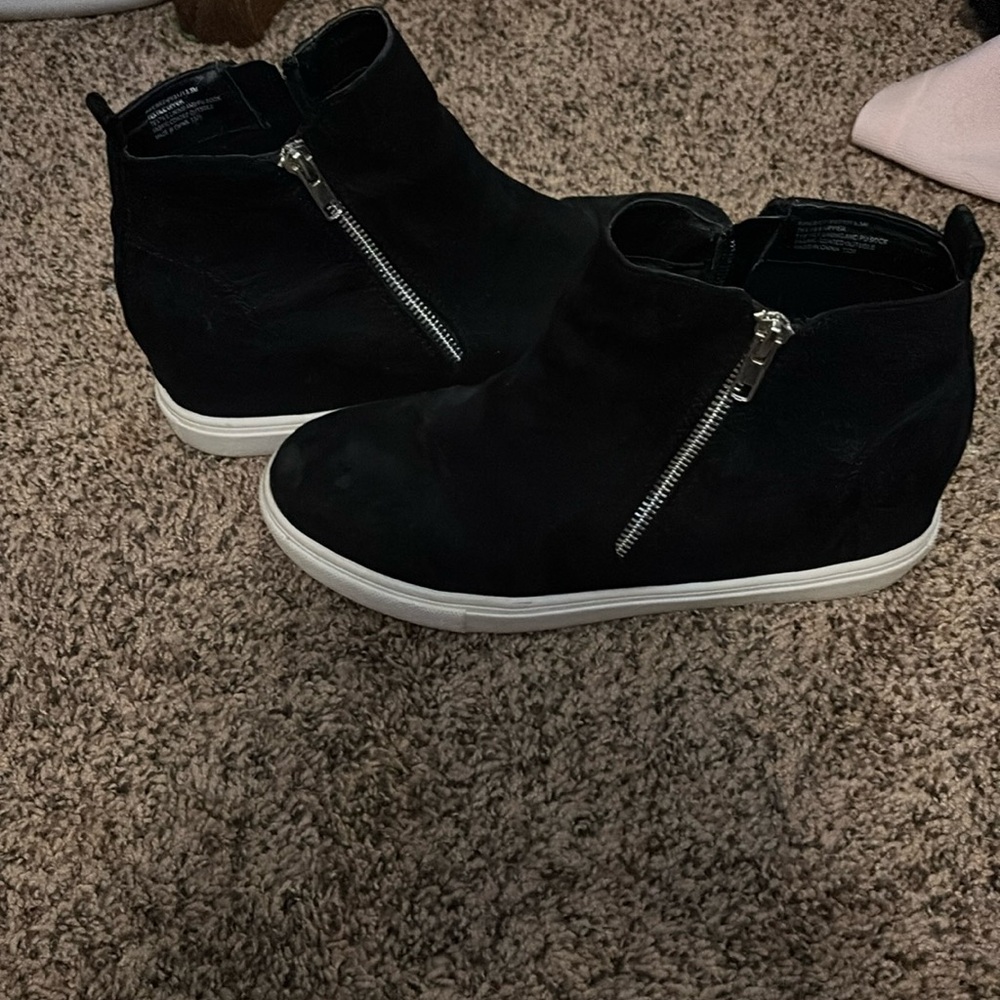 Madden girl healed boots size 8.5